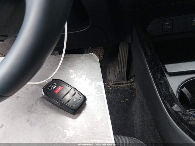 JTDACAAU8T3066849 Toyota Prius Le