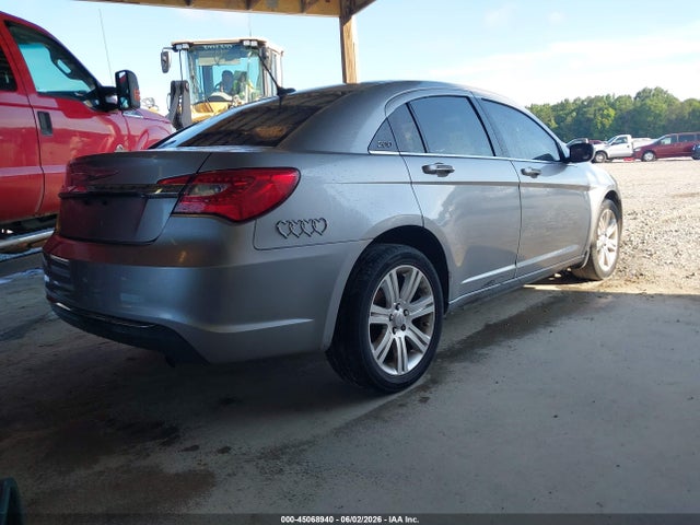 2013 Chrysler 200 Touring მანქანა იყიდება აუქციონზე, vin: 1C3CCBBB6DN587929, აუქციონის ნომერი: 45068940