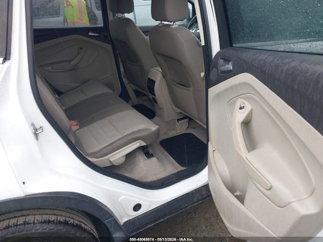 45068974 :رقم المزاد ، 1FMCU0GX8DUB70864 vin ، 2013 Ford Escape Se مزاد بيع