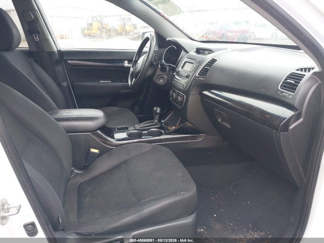Продажа на аукционе авто 2015 Kia Sorento Lx, vin: 5XYKT3A63FG615021, номер лота: 45068991