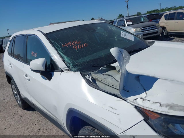 45069010 :رقم المزاد ، 2T3G1RFV4NW268121 vin ، 2022 Toyota Rav4 Le مزاد بيع