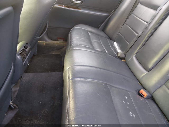 Продаж на аукціоні авто 2001 Lincoln Town Car Signature, vin: 1LNHM82W61Y672683, номер лоту: 45069021