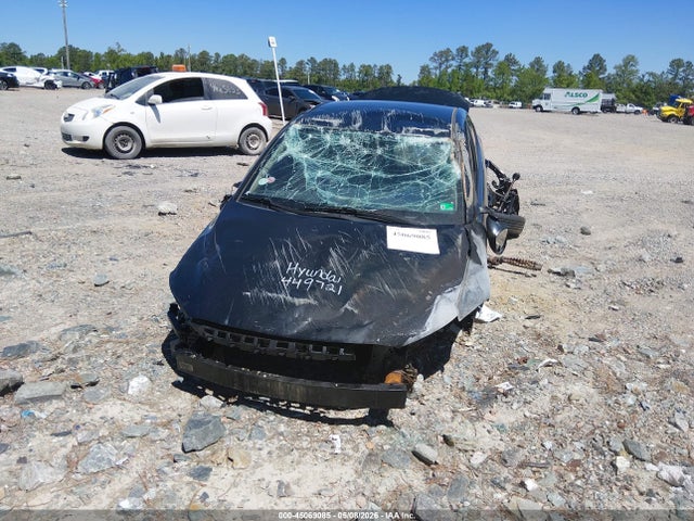 5NPD74LF0JH353881 Hyundai ELANTRA SE