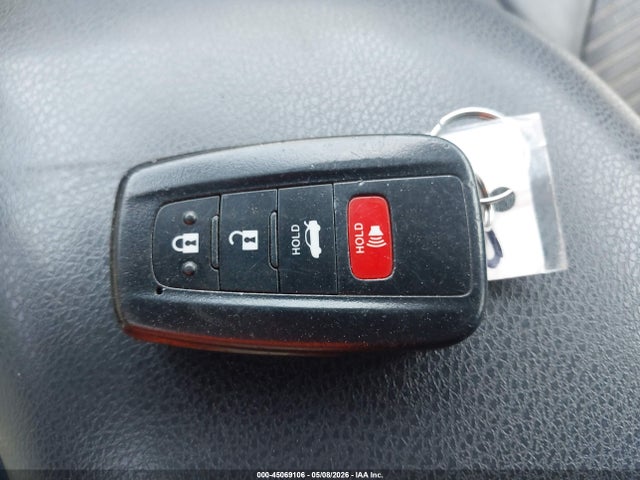 45069106 :رقم المزاد ، 4T1B11HK4KU797040 vin ، 2019 Toyota Camry Se مزاد بيع