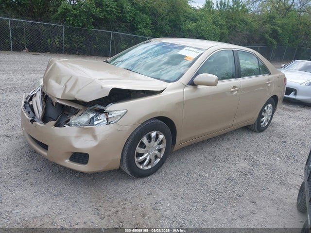 45069169 :رقم المزاد ، 4T1BF3EK9BU721010 vin ، 2011 Toyota Camry Le مزاد بيع