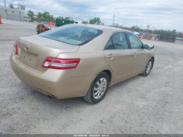 45069169 :رقم المزاد ، 4T1BF3EK9BU721010 vin ، 2011 Toyota Camry Le مزاد بيع