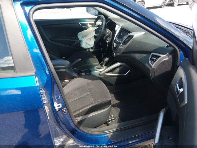 Продажа на аукционе авто 2016 Hyundai Veloster, vin: KMHTC6AD3GU274011, номер лота: 45069188