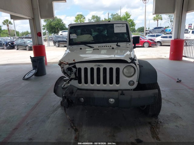 45069309 :رقم المزاد ، 1C4HJWDG8EL177444 vin ، 2014 Jeep Wrangler Unlimited Sport مزاد بيع