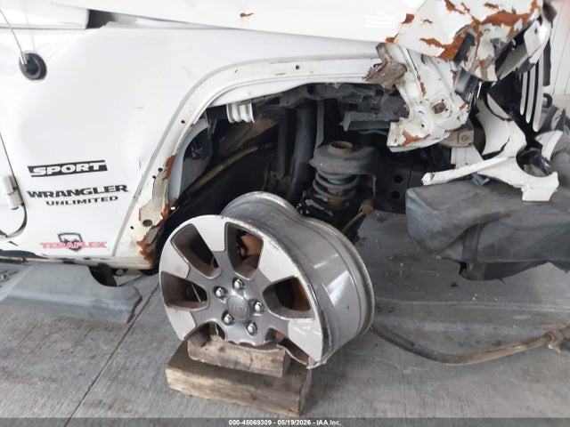 45069309 :رقم المزاد ، 1C4HJWDG8EL177444 vin ، 2014 Jeep Wrangler Unlimited Sport مزاد بيع