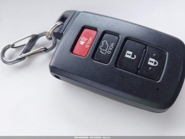 Продажа на аукционе авто 2018 Toyota Highlander Xle, vin: 5TDJZRFH6JS523758, номер лота: 45069366
