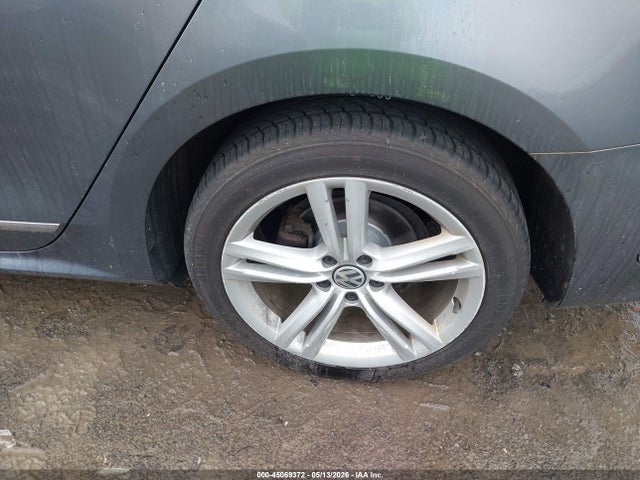 Продаж на аукціоні авто 2013 Volkswagen Passat 2.0l Tdi Se, vin: 1VWBN7A39DC090147, номер лоту: 45069372
