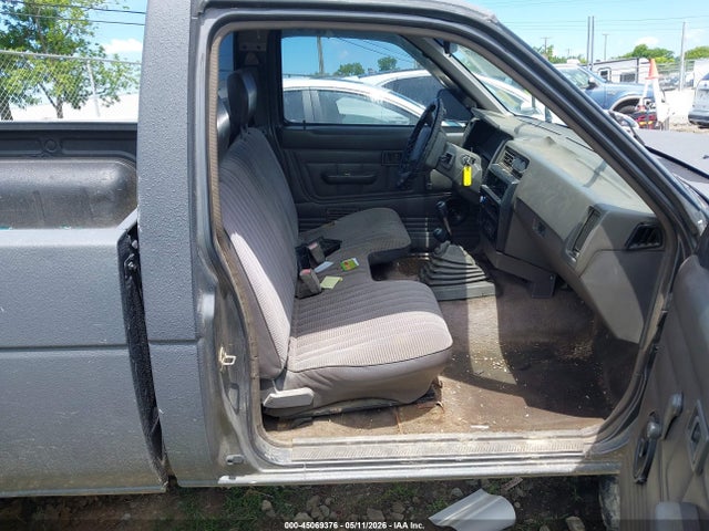 1992 Nissan Truck Short Wheelbase მანქანა იყიდება აუქციონზე, vin: 1N6SD11Y7NC372462, აუქციონის ნომერი: 45069376