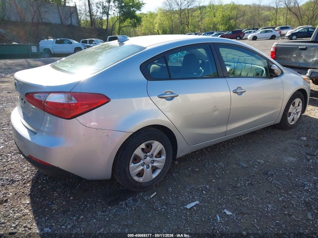 Продажа на аукционе авто 2015 Kia Forte Lx, vin: KNAFK4A60F5263256, номер лота: 45069377