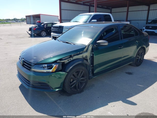 45069384 :رقم المزاد ، 3VWD17AJ6JM212010 vin ، 2018 Volkswagen Jetta 1.8t Se Sport مزاد بيع