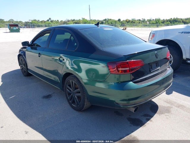 45069384 :رقم المزاد ، 3VWD17AJ6JM212010 vin ، 2018 Volkswagen Jetta 1.8t Se Sport مزاد بيع