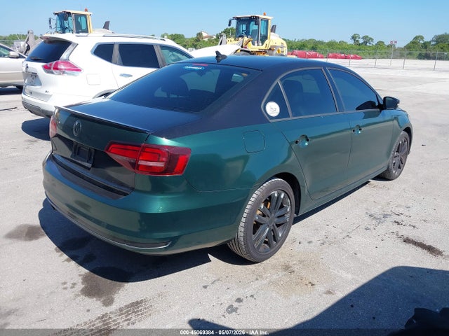 45069384 :رقم المزاد ، 3VWD17AJ6JM212010 vin ، 2018 Volkswagen Jetta 1.8t Se Sport مزاد بيع