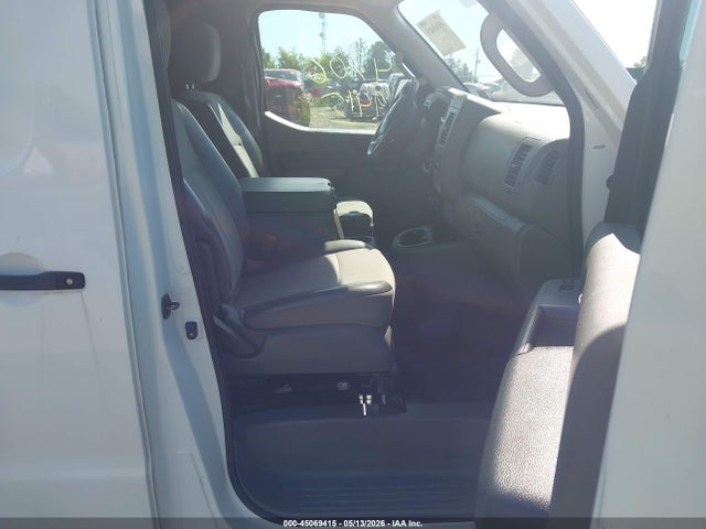 45069415 :رقم المزاد ، 1N6AF0LY7DN111459 vin ، 2013 Nissan Nv Cargo Nv2500 Hd Sv V8 مزاد بيع