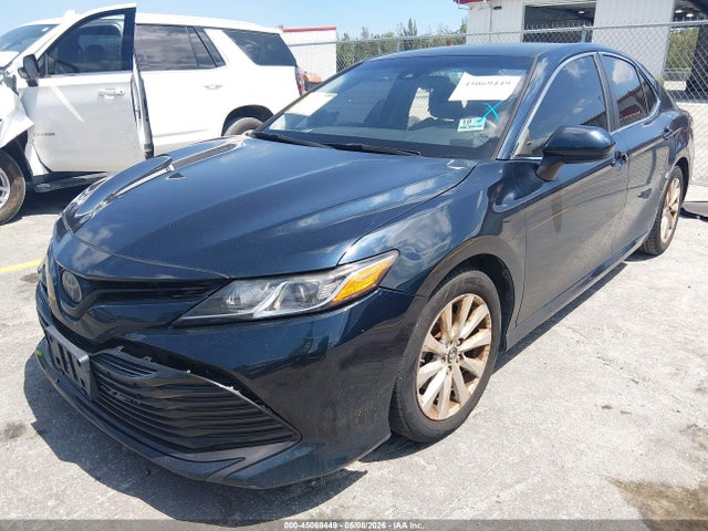2018 Toyota Camry Le მანქანა იყიდება აუქციონზე, vin: 4T1B11HK9JU502223, აუქციონის ნომერი: 45069449
