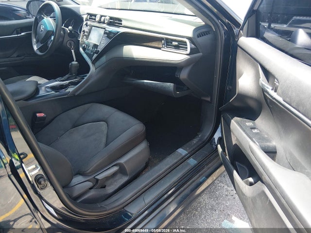 2018 Toyota Camry Le მანქანა იყიდება აუქციონზე, vin: 4T1B11HK9JU502223, აუქციონის ნომერი: 45069449