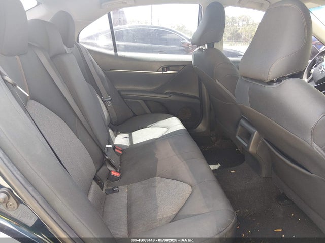 2018 Toyota Camry Le მანქანა იყიდება აუქციონზე, vin: 4T1B11HK9JU502223, აუქციონის ნომერი: 45069449