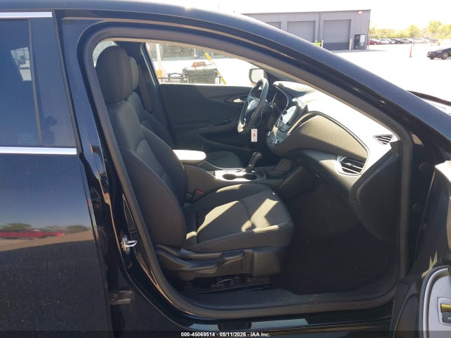 1G1ZC5ST1LF126915 Chevrolet Malibu Fwd 1fl