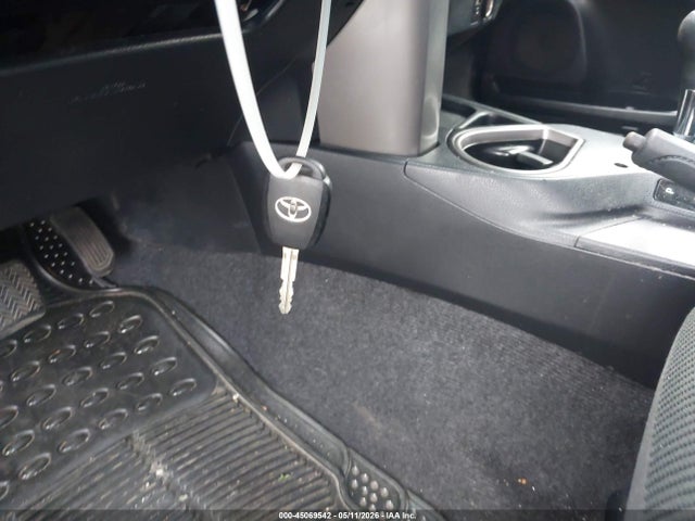 Продажа на аукционе авто 2018 Toyota Rav4 Le, vin: JTMBFREV7JJ219694, номер лота: 45069542