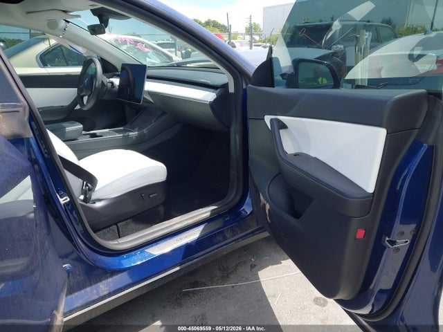 Продаж на аукціоні авто 2022 Tesla Model Y Long Range Dual Motor All-wheel Drive, vin: 7SAYGDEE6NF422943, номер лоту: 45069559