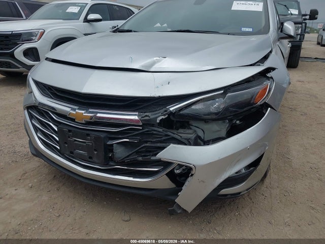 1G1ZD5ST6NF139921 Chevrolet Malibu Fwd Lt