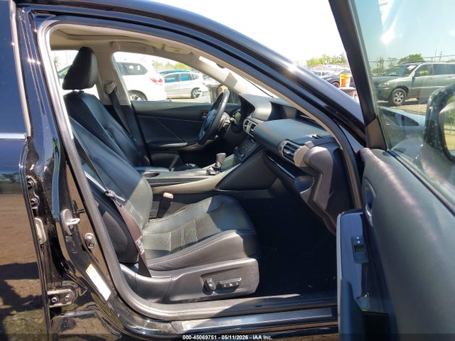 45069751 :رقم المزاد ، JTHCF1D25F5016444 vin ، 2015 Lexus Is 250 مزاد بيع
