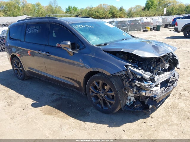 45069864 :رقم المزاد ، 2C4RC1BG3LR251958 vin ، 2020 Chrysler Pacifica Touring L مزاد بيع