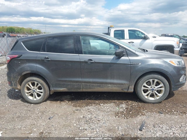 45069886 :رقم المزاد ، 1FMCU9GD7HUA60677 vin ، 2017 Ford Escape Se مزاد بيع