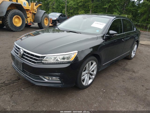 45069893 :رقم المزاد ، 1VWCA7A32JC017715 vin ، 2018 Volkswagen Passat 2.0t Sel Premium مزاد بيع