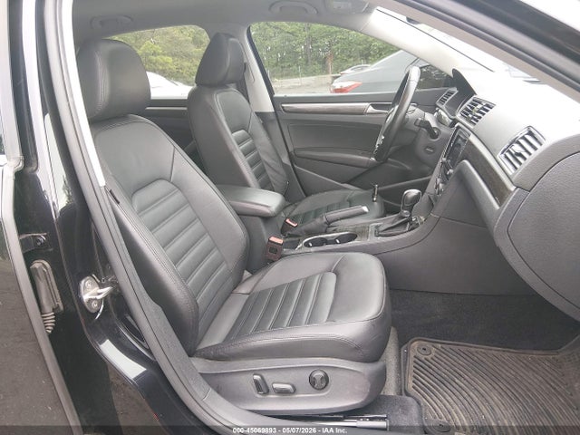 45069893 :رقم المزاد ، 1VWCA7A32JC017715 vin ، 2018 Volkswagen Passat 2.0t Sel Premium مزاد بيع