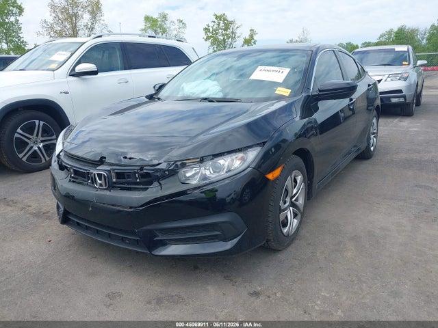 45069911 :رقم المزاد ، 2HGFC2F50JH575987 vin ، 2018 Honda Civic Lx مزاد بيع