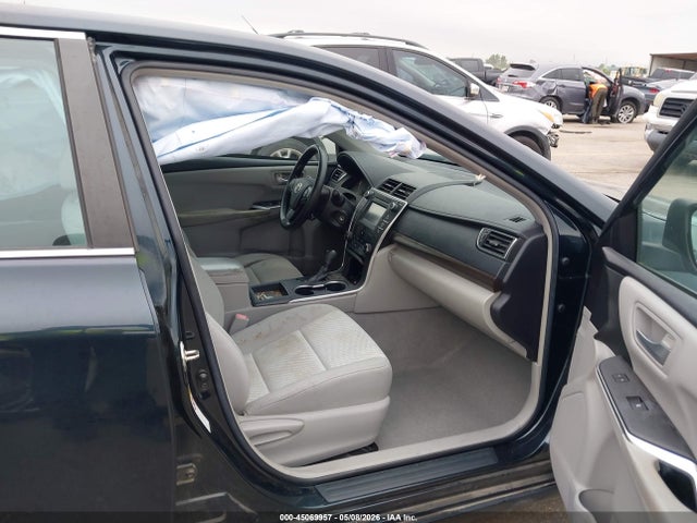 2016 Toyota Camry Le მანქანა იყიდება აუქციონზე, vin: 4T4BF1FK0GR564502, აუქციონის ნომერი: 45069957