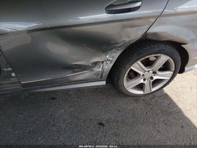 Продаж на аукціоні авто 2011 Mercedes-benz C 300 Luxury 4matic/sport 4matic, vin: WDDGF8BB1BR149371, номер лоту: 45070012