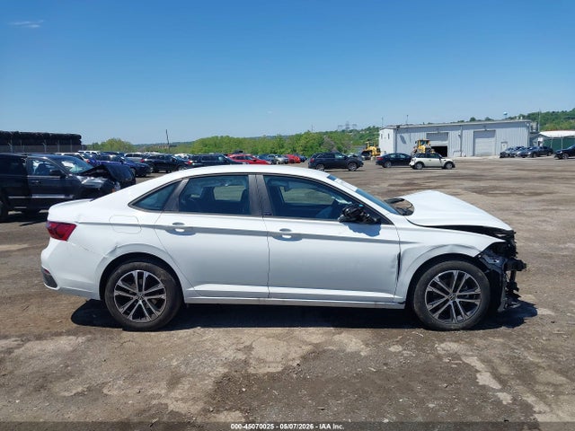 Auction sale of the 2024 Volkswagen Jetta 1.5t Sport, vin: 3VWBM7BU7RM089823, lot number: 45070025