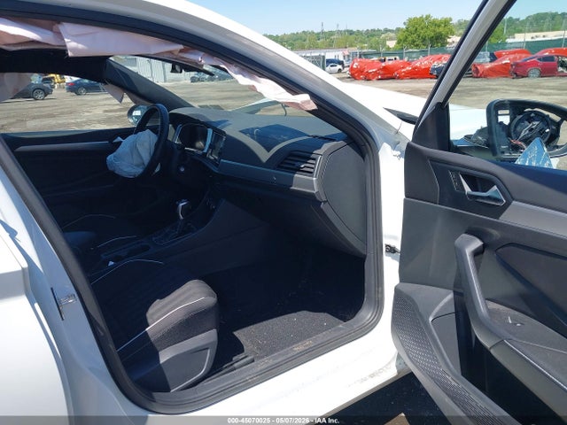 Auction sale of the 2024 Volkswagen Jetta 1.5t Sport, vin: 3VWBM7BU7RM089823, lot number: 45070025