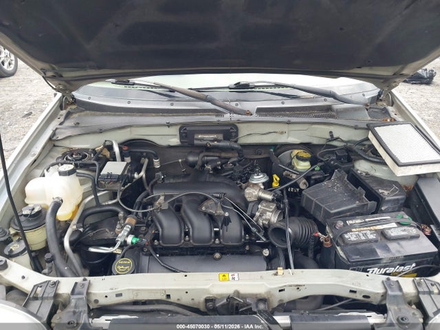 45070030 :رقم المزاد ، 1FMCU03114KA41233 vin ، 2004 Ford Escape Xlt مزاد بيع