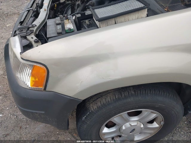 45070030 :رقم المزاد ، 1FMCU03114KA41233 vin ، 2004 Ford Escape Xlt مزاد بيع