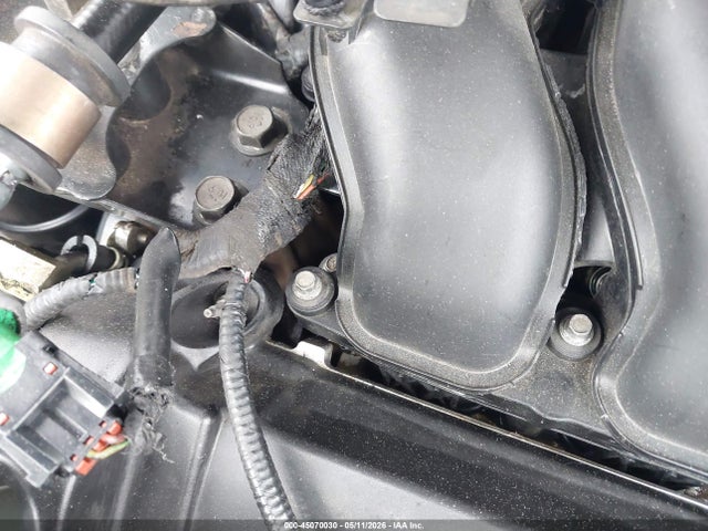 45070030 :رقم المزاد ، 1FMCU03114KA41233 vin ، 2004 Ford Escape Xlt مزاد بيع