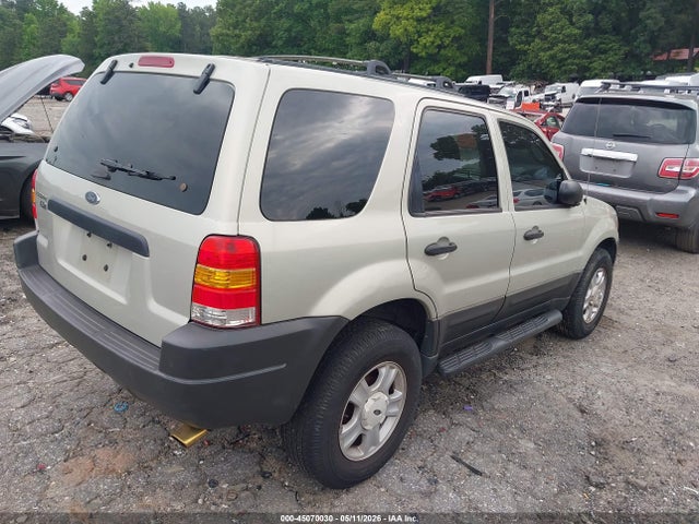 45070030 :رقم المزاد ، 1FMCU03114KA41233 vin ، 2004 Ford Escape Xlt مزاد بيع
