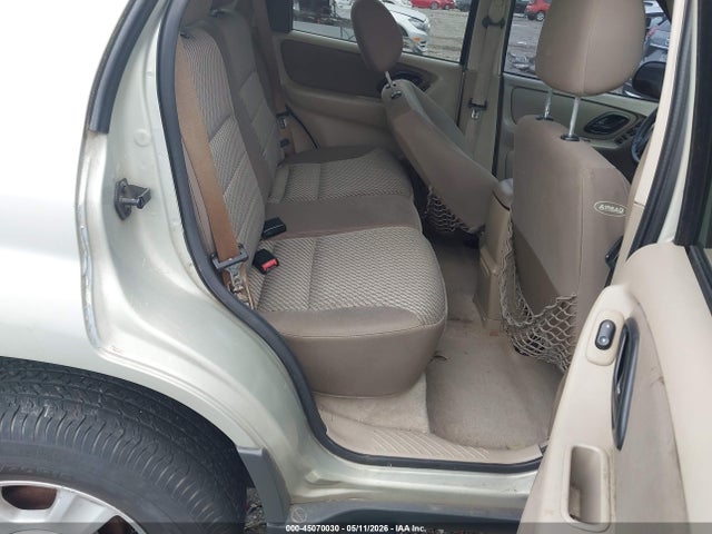 45070030 :رقم المزاد ، 1FMCU03114KA41233 vin ، 2004 Ford Escape Xlt مزاد بيع