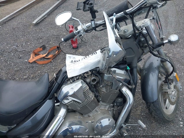 45070100 :رقم المزاد ، 1HFSC55036A210011 vin ، 2006 Honda Vtx1300 C مزاد بيع