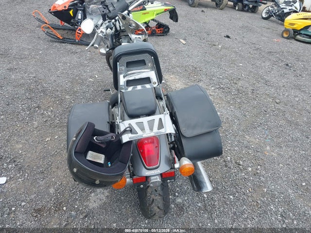 45070100 :رقم المزاد ، 1HFSC55036A210011 vin ، 2006 Honda Vtx1300 C مزاد بيع