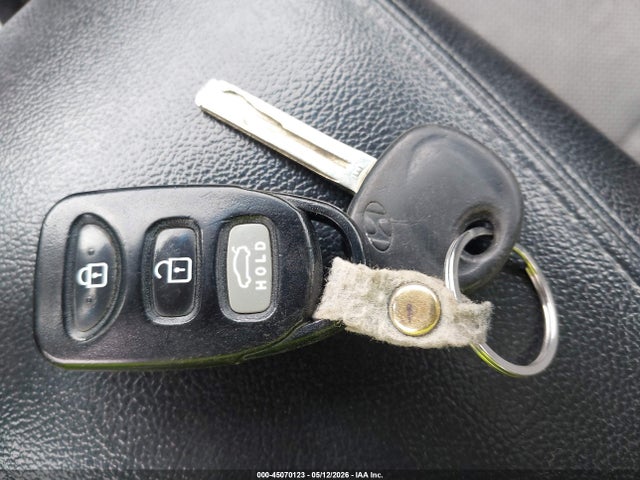 45070123 :رقم المزاد ، 5NPEB4AC2DH741422 vin ، 2013 Hyundai Sonata Gls مزاد بيع
