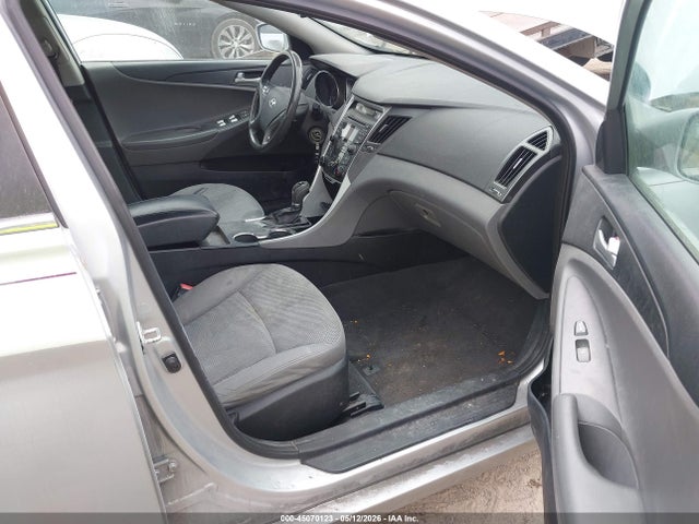 45070123 :رقم المزاد ، 5NPEB4AC2DH741422 vin ، 2013 Hyundai Sonata Gls مزاد بيع