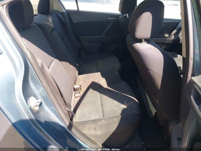 45070193 :رقم المزاد ، JM1BL1VG2B1444697 vin ، 2011 Mazda Mazda3 I Touring مزاد بيع