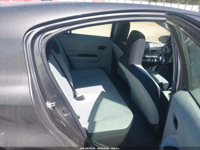 2013 Toyota Prius C One მანქანა იყიდება აუქციონზე, vin: JTDKDTB32D1556431, აუქციონის ნომერი: 45070236