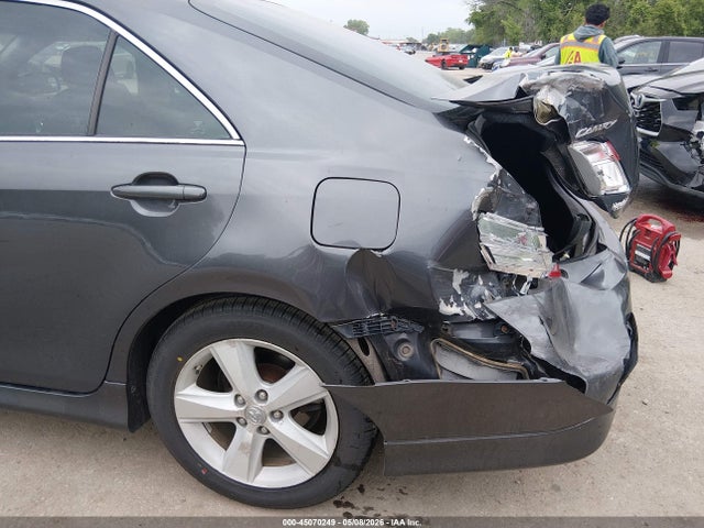 45070249 :رقم المزاد ، 4T1BK3EK2AU602676 vin ، 2010 Toyota Camry Se V6 مزاد بيع